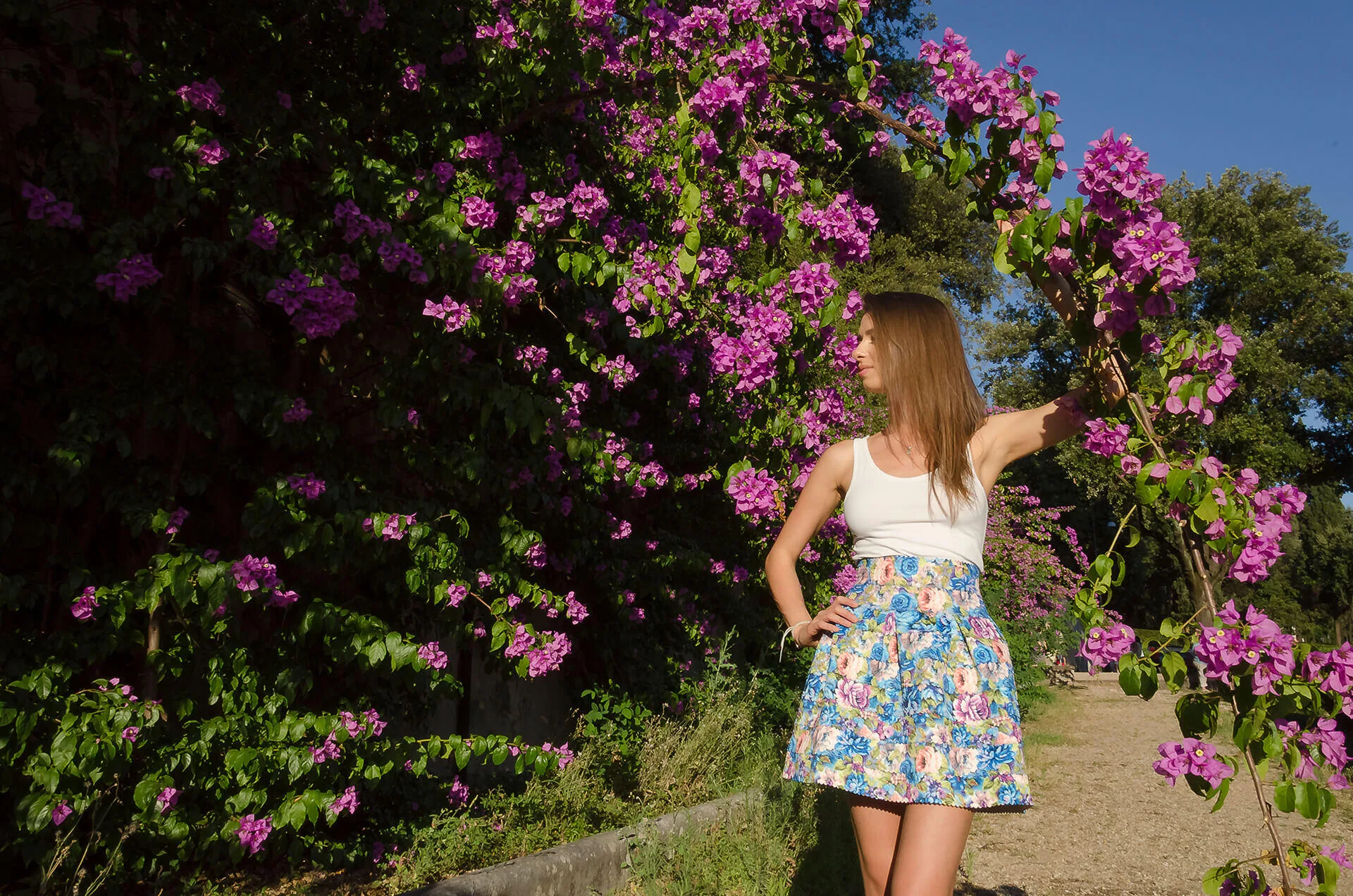 Solo traveller photoshoot in Rome Villa Borghese gardens